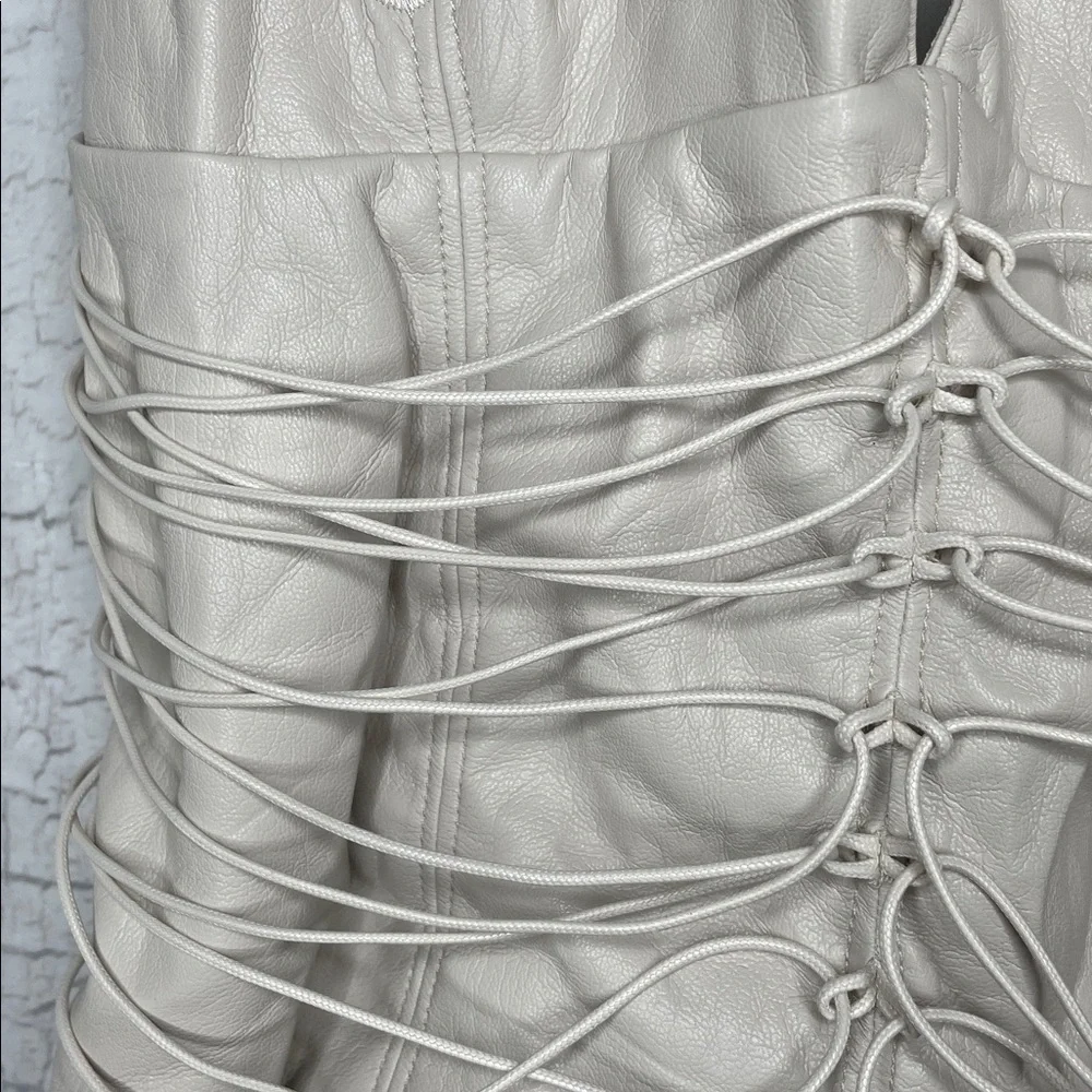 House of CB Cream Lace-Appliqué Lace-Up Corset Cami - Picture 3 of 9